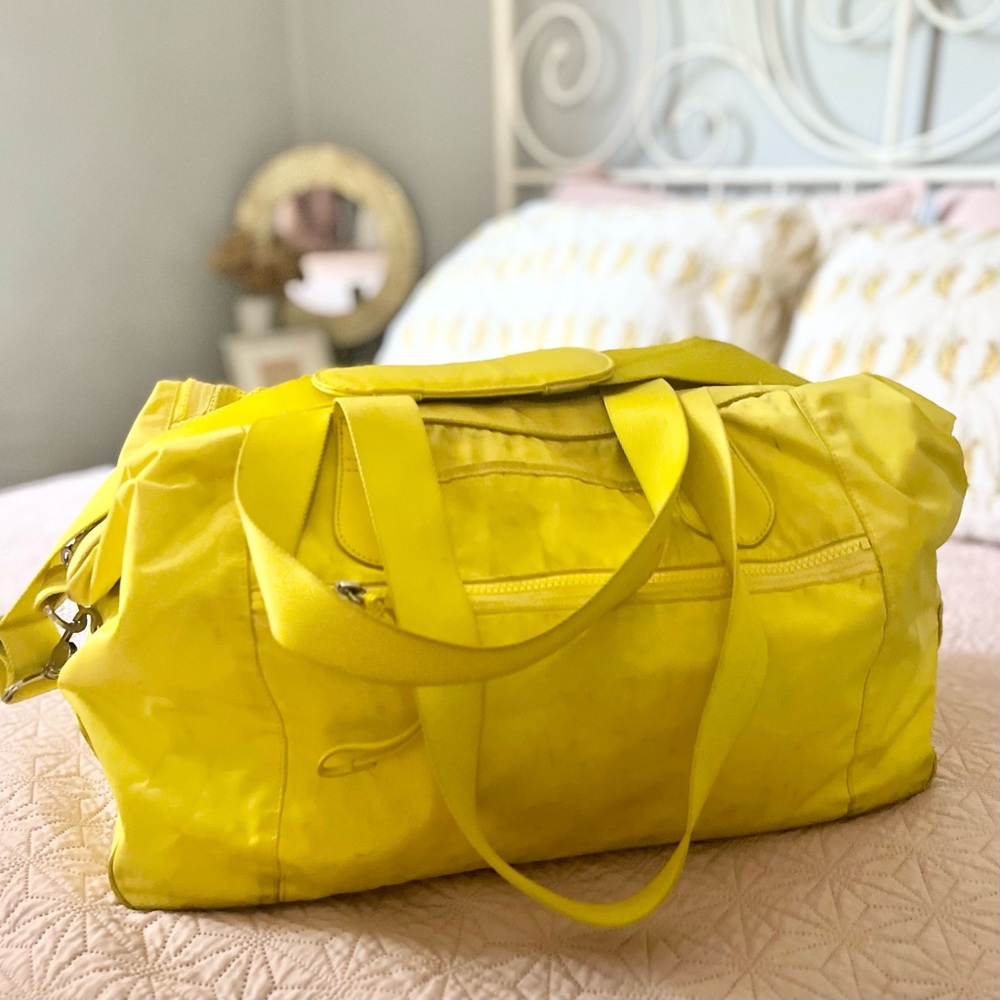 Lululemon yellow yoga mat duffel bag
